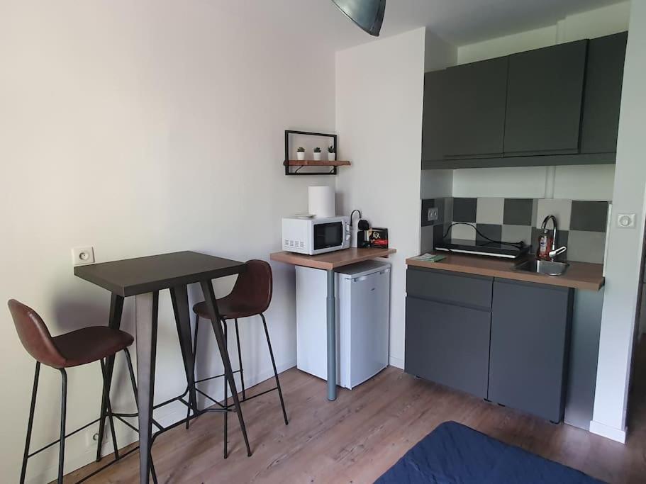 Aix Avec Stationnement Apartment